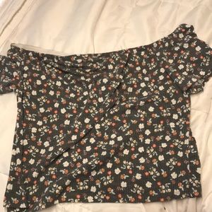 Cropped Off the shoulders, floral print